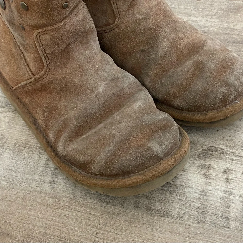3/$25 Studded‎ Girl Ugg Boots size 1